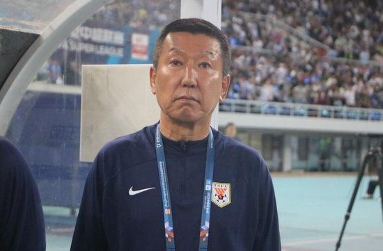而影片中的纽约市平易近，作为蜘蛛侠克服险恶气力的傍观者与见证者，也会发生对蜘蛛侠的一种心理认同。